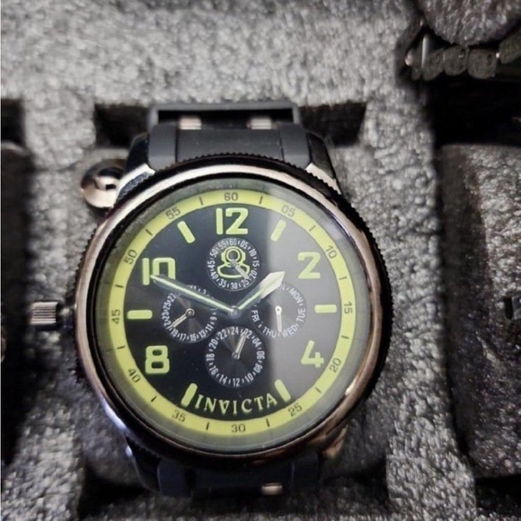 Invicta Other - Preowned Big Face Invicta Watch